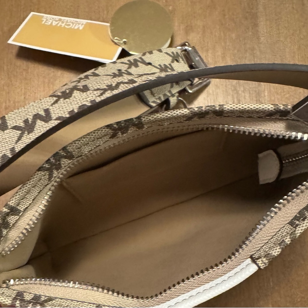 Women’s Michael Kors Adjustable Logo Belt Bag - Picture 4 of 7